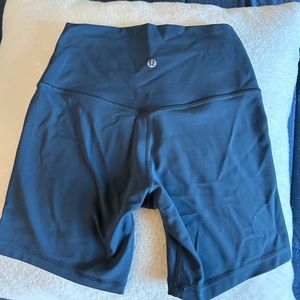 Lululemon High-Rise Short 6” - Iron Blue